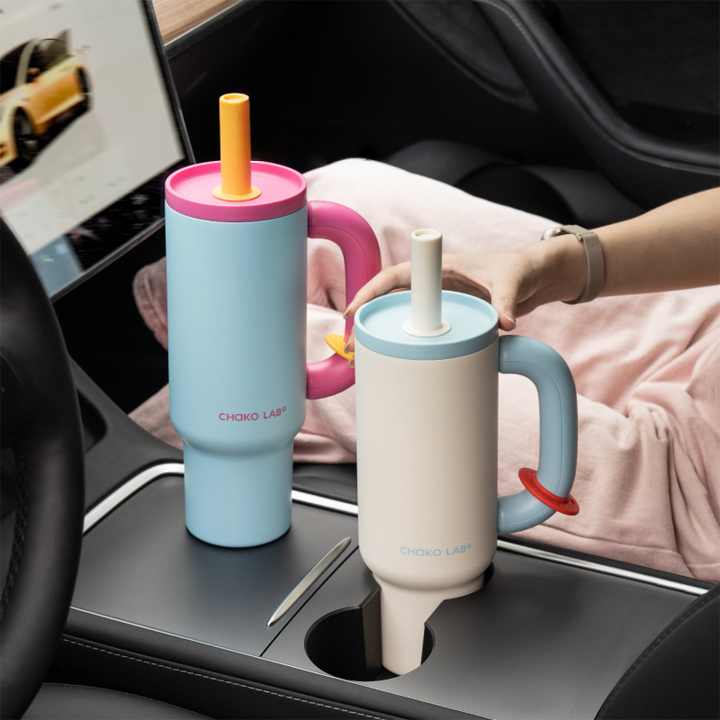 CHaKOLAB Hexu Jumbo Straw Insulated Tumbler – Stylish Large-Capacity Car Cup